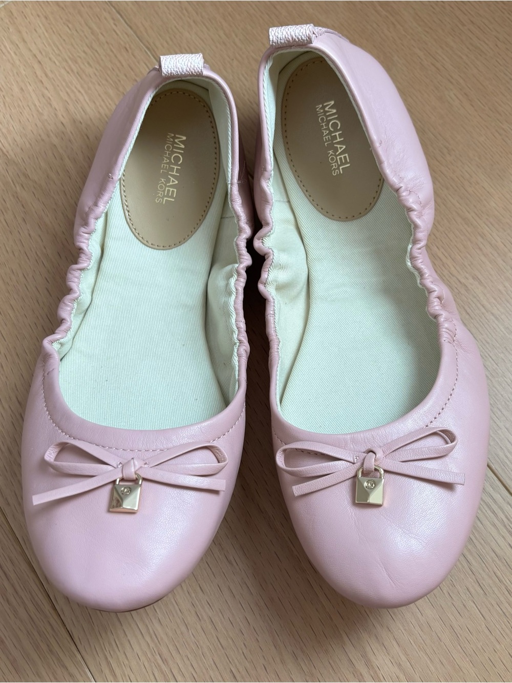 New Michael Kors Juliette light pink real leather ballet flats sz 9 gold accents